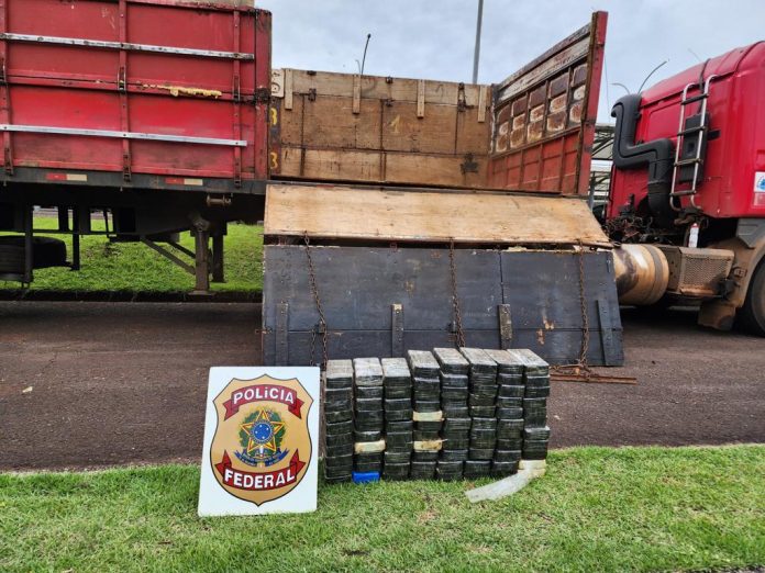 droga en fondo falso de camión