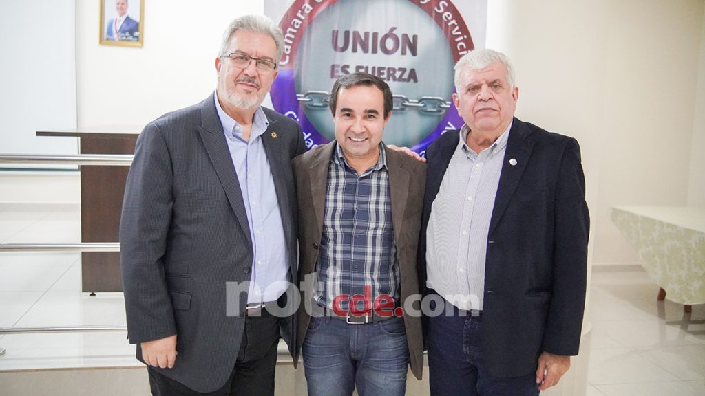 De izquierda a derecha: Ing. Enrique Duarte, Leonardo Diaz y Said Taigen, tras la reunión.