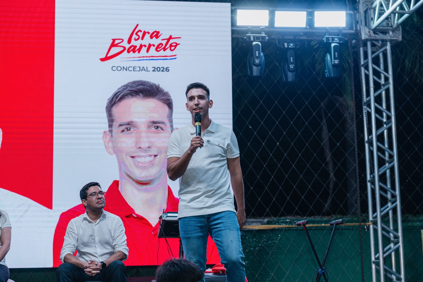 Israel Barreto lanzó su candidatura a concejal durante celebración de cumpleaños
